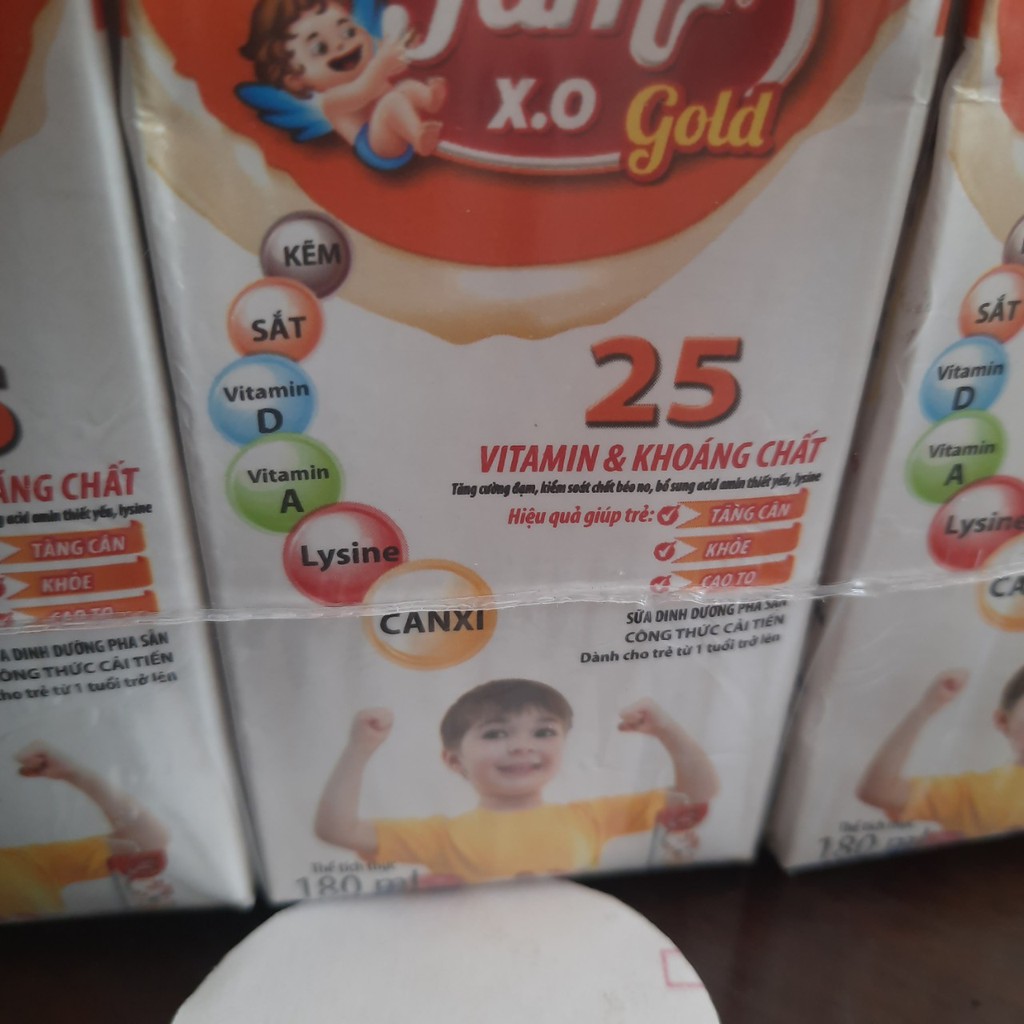 1 lốc sữa Fam XO 180ml