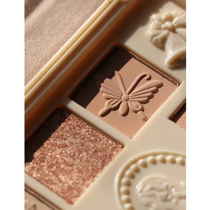 Bảng phấn mắt Mugeleen vỏ ren 12 ô Qúy Tộc Sena Beauty