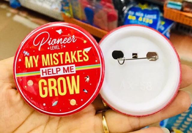 Huy hiệu đặt in ảnh theo yêu cầu in chữ logo có lớp bảo vệ trên ảnh