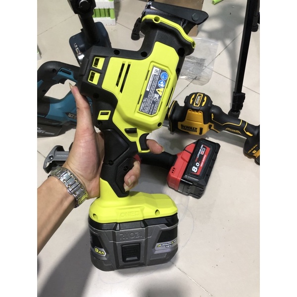 Cưa kiếm ryobi HP 18v