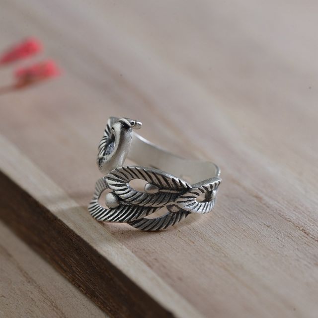 Nhẫn chim công bạc thái