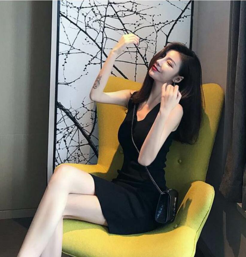 SUXI Đầm dệt kim sát nách thiết kế cổ chữ v nữ tính