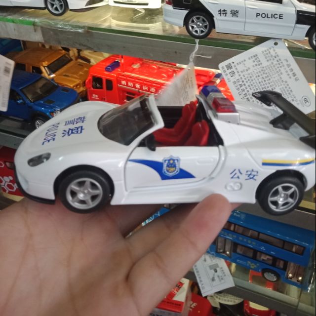 Xe mô hình cảnh sát mui trần bằng sắt 1:32