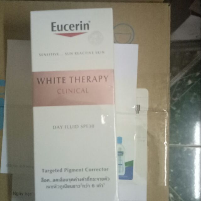Kem dưỡng trắng da ban ngày Eucerin