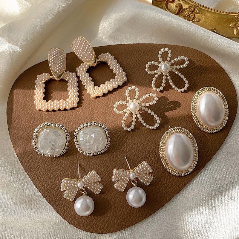 Bông Tai Đính Đá Và Ngọc Trai Thời Trang Phong Cách Hàn Quốc Cho Nữ