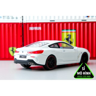 Mô hình xe BMW M8 1:24