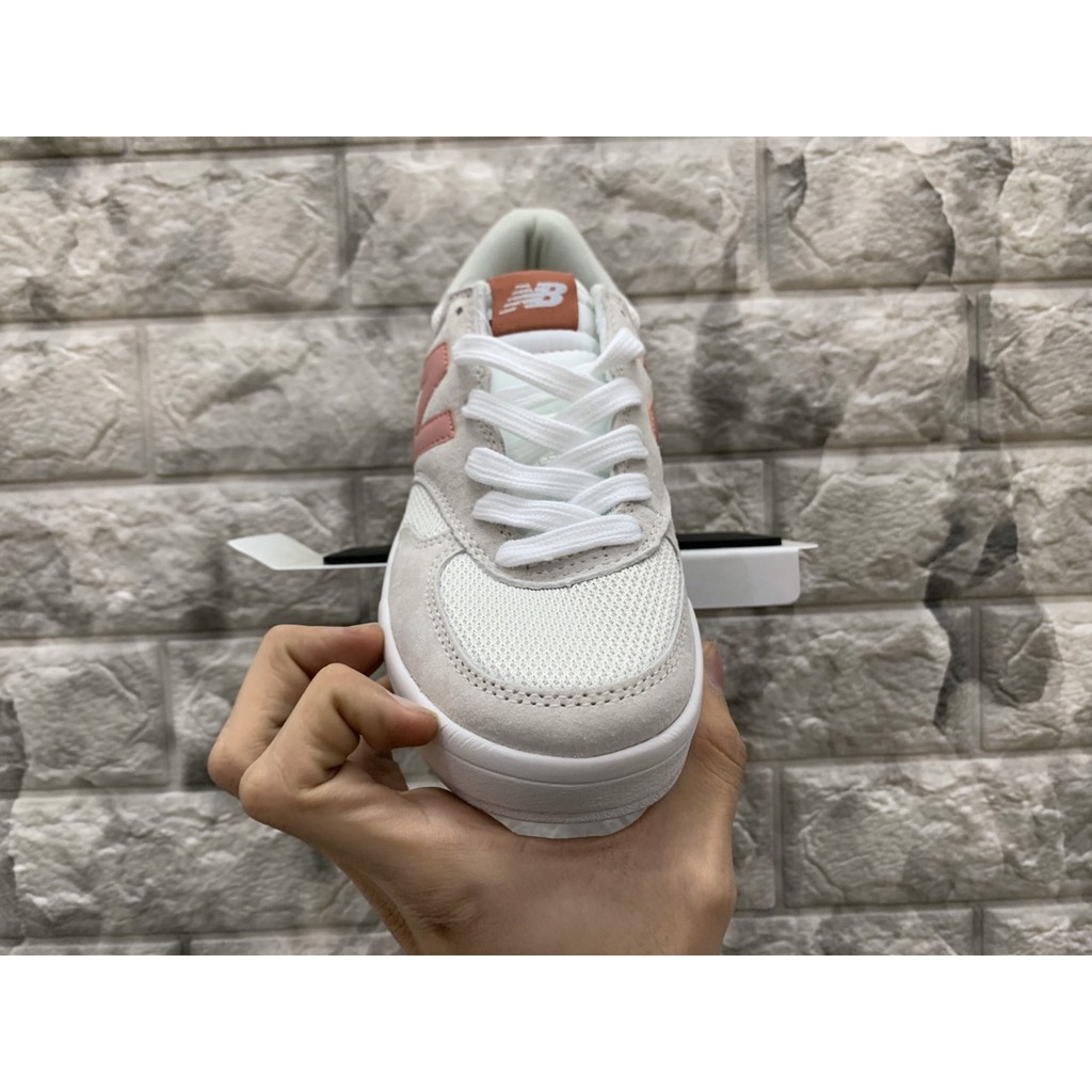 Giày thể thao chữ hồng | BigBuy360 - bigbuy360.vn