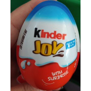 Trứng Kinder Joy hàng công ty có dán tem phụ