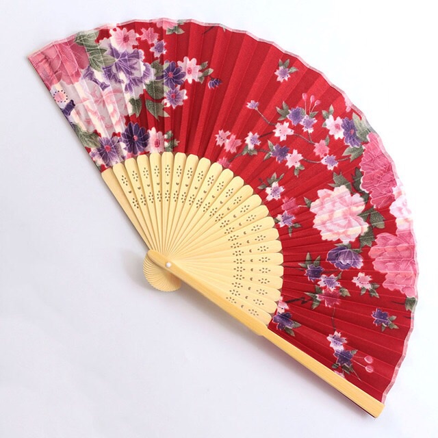 Quạt xoè cầm tay chụp ảnh kimono