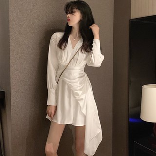 Đầm Trắng Bó Eo Cổ V Sexy