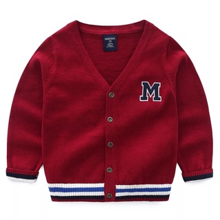 Áo len chữ M dành cho bé trai. Có 2 màu xanh đen và đỏ đô. Size cho các bé trai từ 10-28kg