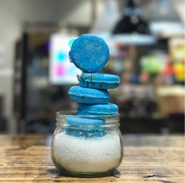 Bánh dầu gội LUSH - Seanik shampoo bar | BigBuy360 - bigbuy360.vn