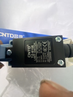 Công tắt hành trình TZ-8108 ( LIMiT SWITCH )