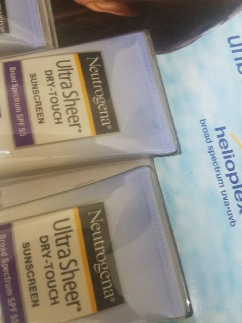 kem chống nắng Neutrogena spf 55 ultra sheer Dry touch