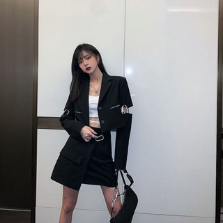 Set blazer croptop và chân váy cá tính cho nữ