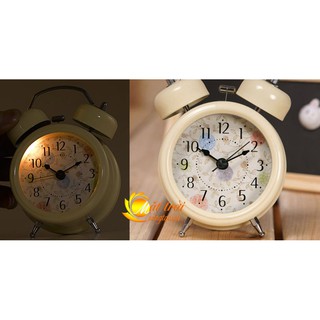 Đồng hồ báo thức cổ điển có đèn