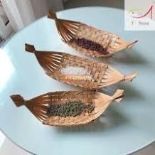 Đĩa tre dạng thuyền
