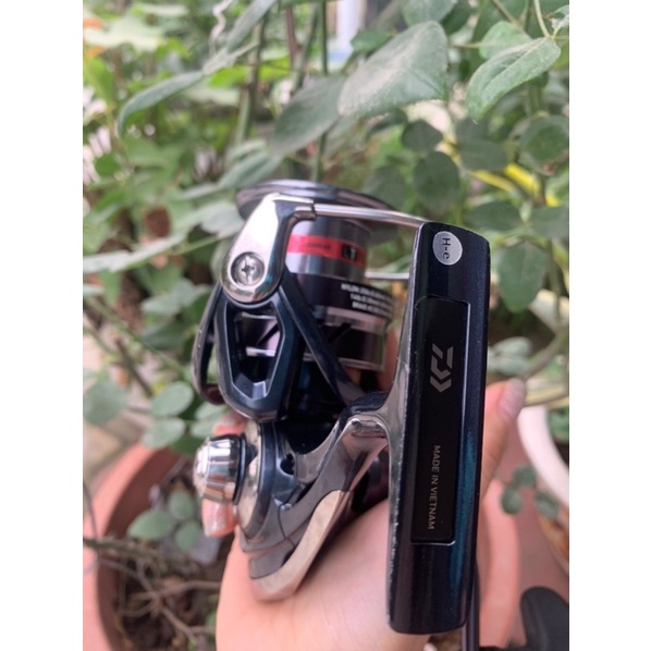 Máy câu DAIWA REVROS TG4000 -6000 chính hãng công ty