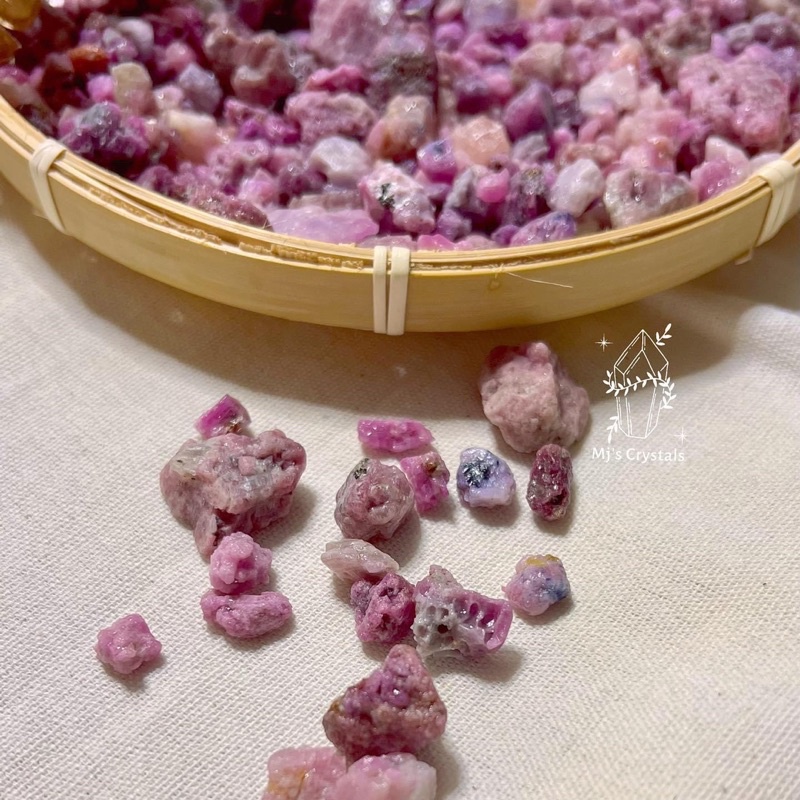 Đá vụn thô thanh tẩy Ruby dùng trong Tarot, sưu tầm, trang trí, thiền định, Reiki