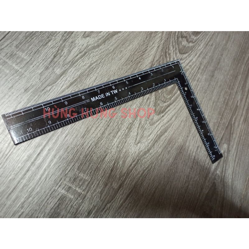 Thước góc Eke góc vuông 20x30cm dày dặn chắc chắn