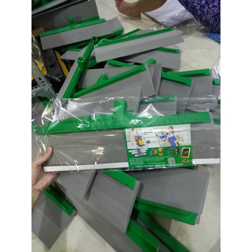 Cây gạt sàn nước Eva cán tăng đơ