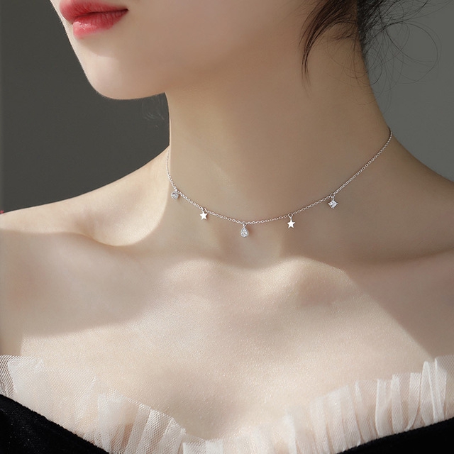 Vòng Cổ Mặt Đính Đá Phối Ngôi Sao Thời Trang