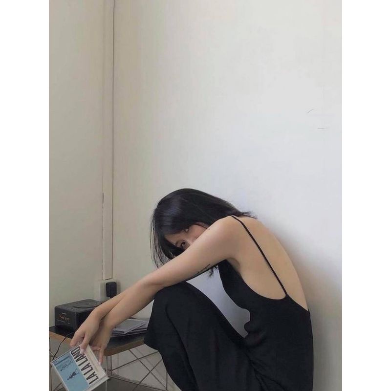 Đầm Hai Dây Hở Lưng Dạng Cổ Thuyền