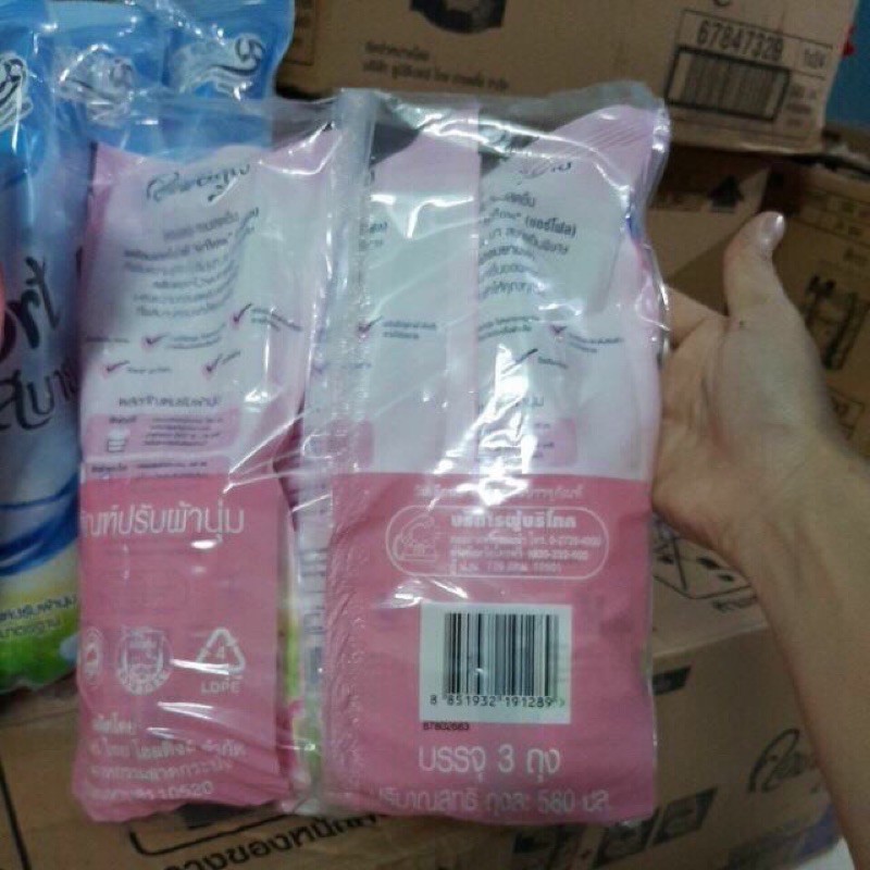 3 túi nước xả vải Comfor Thái lan ( mỗi túi 500ml)