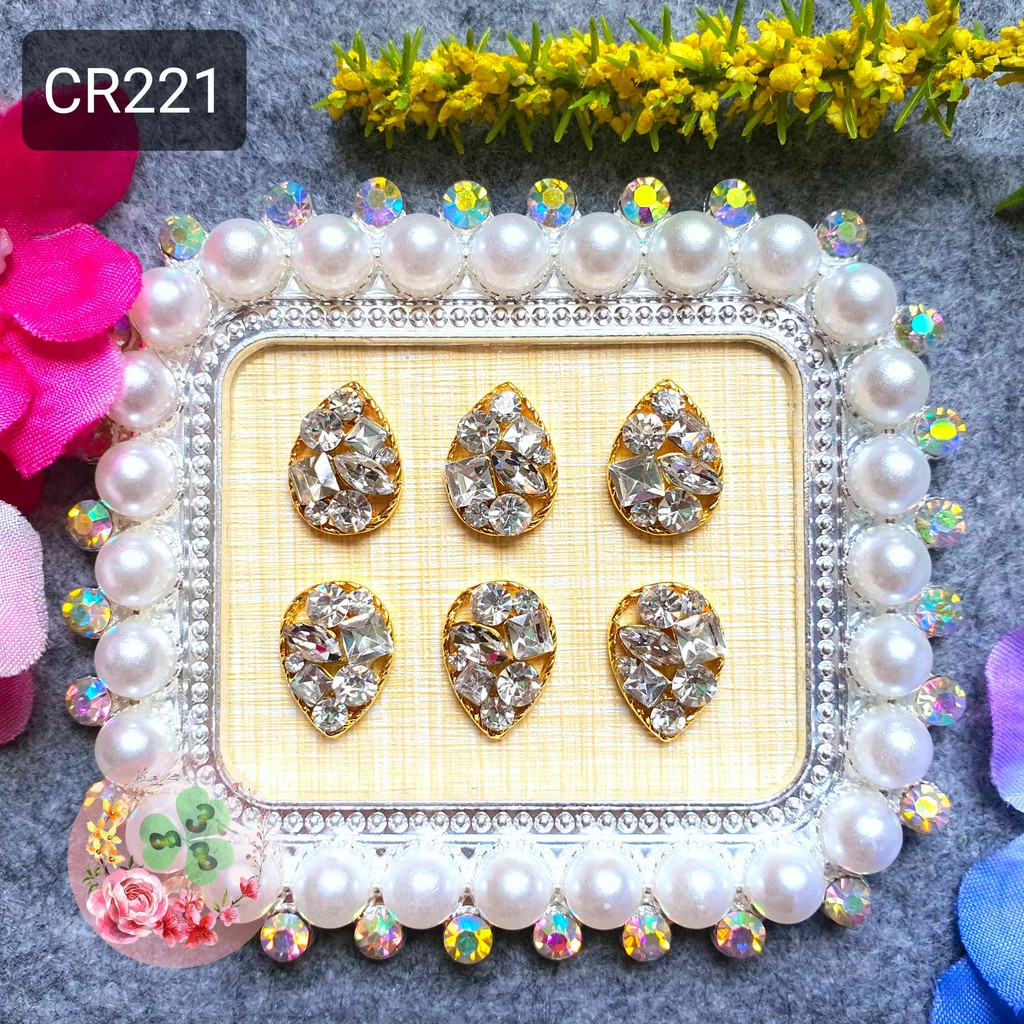Mã CR221 . Charm kim loại đính đá trang trí móng siêu xinh.