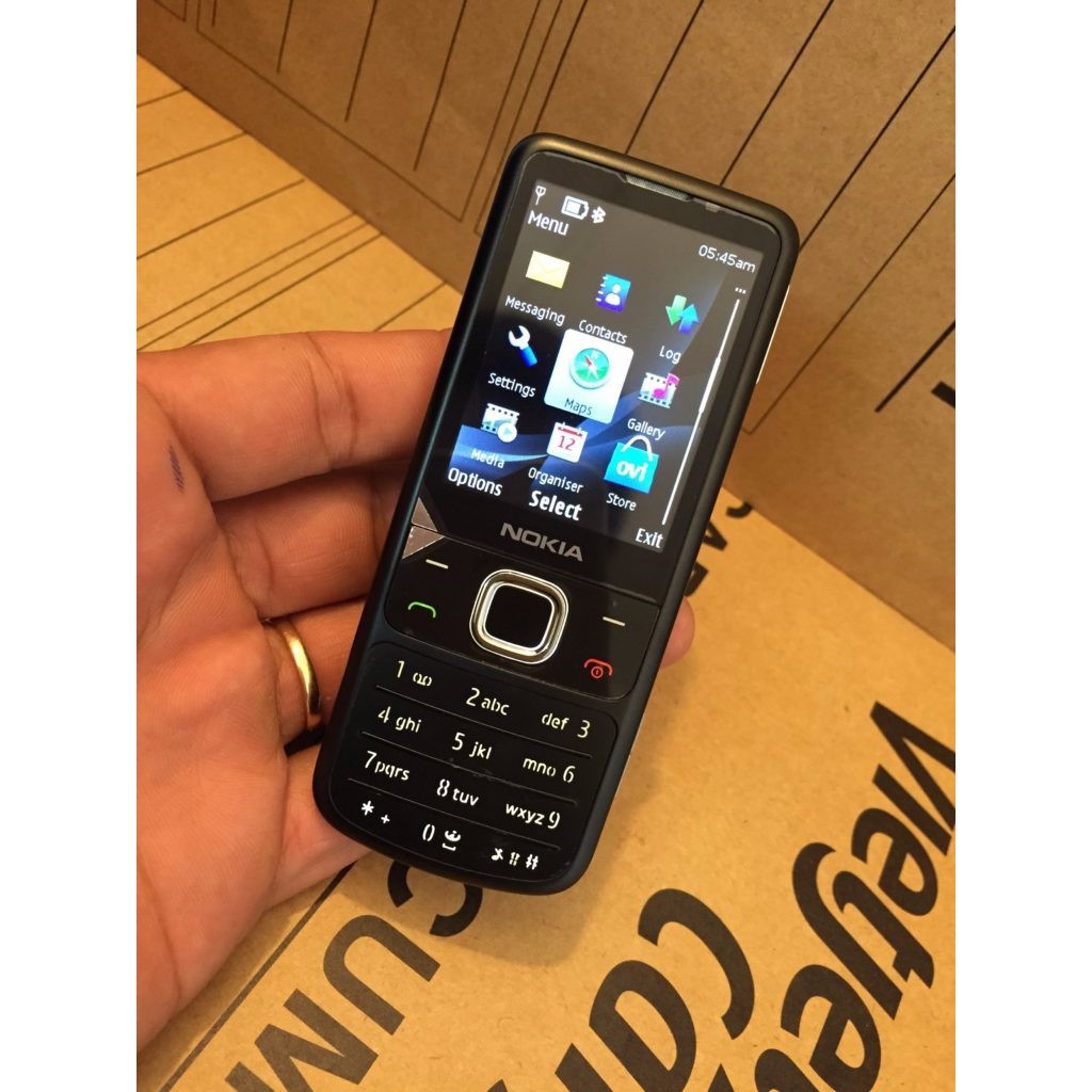 Nokia 6700 màu đen,bạc và cafe nguyên zin