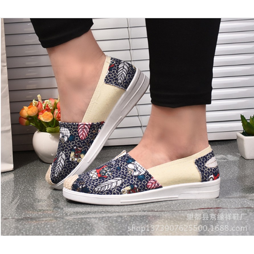 GIÀY LƯỜI SLIP ON VINTAGE HOẠ TIẾT CHIẾC LÁ MÀU XANH ĐẬM