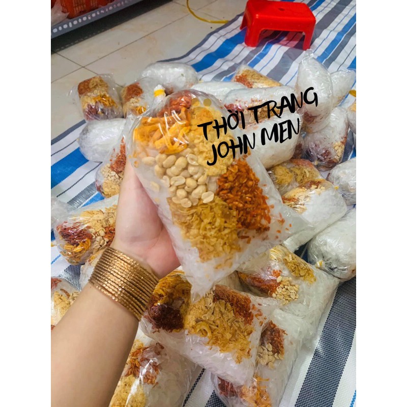 BÁNH TRÁNG TRỘN ĂN LIỀN KHÔ GÀ ĐỦ VỊ KÈM SỐT KÈM QUẤT BTT02