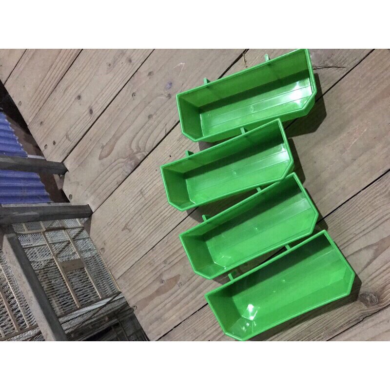 Máng Đựng Thức Ăn Loại Đại Cho Chim, Bồ Câu, Gà, Vịt, Máng Ăn, Máng Uống Nước Dầy Dặn Loại Đắt Với Màu Sắc Bắt Mắt