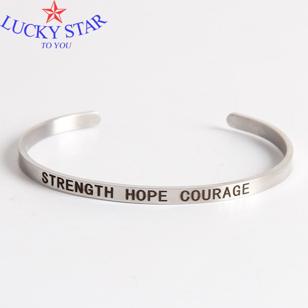 Vòng tay nam inox khắc chữ STRENGTH-HOPE-COURAGE ý nghĩa