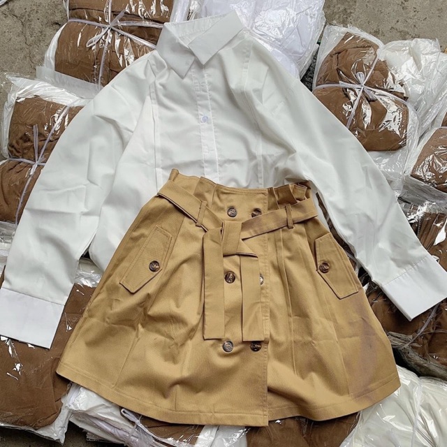 Set áo sơmi + chân váy kaki