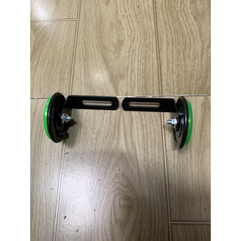 Mắt mèo gắn dè bảng số bas sắt màu xanh lá