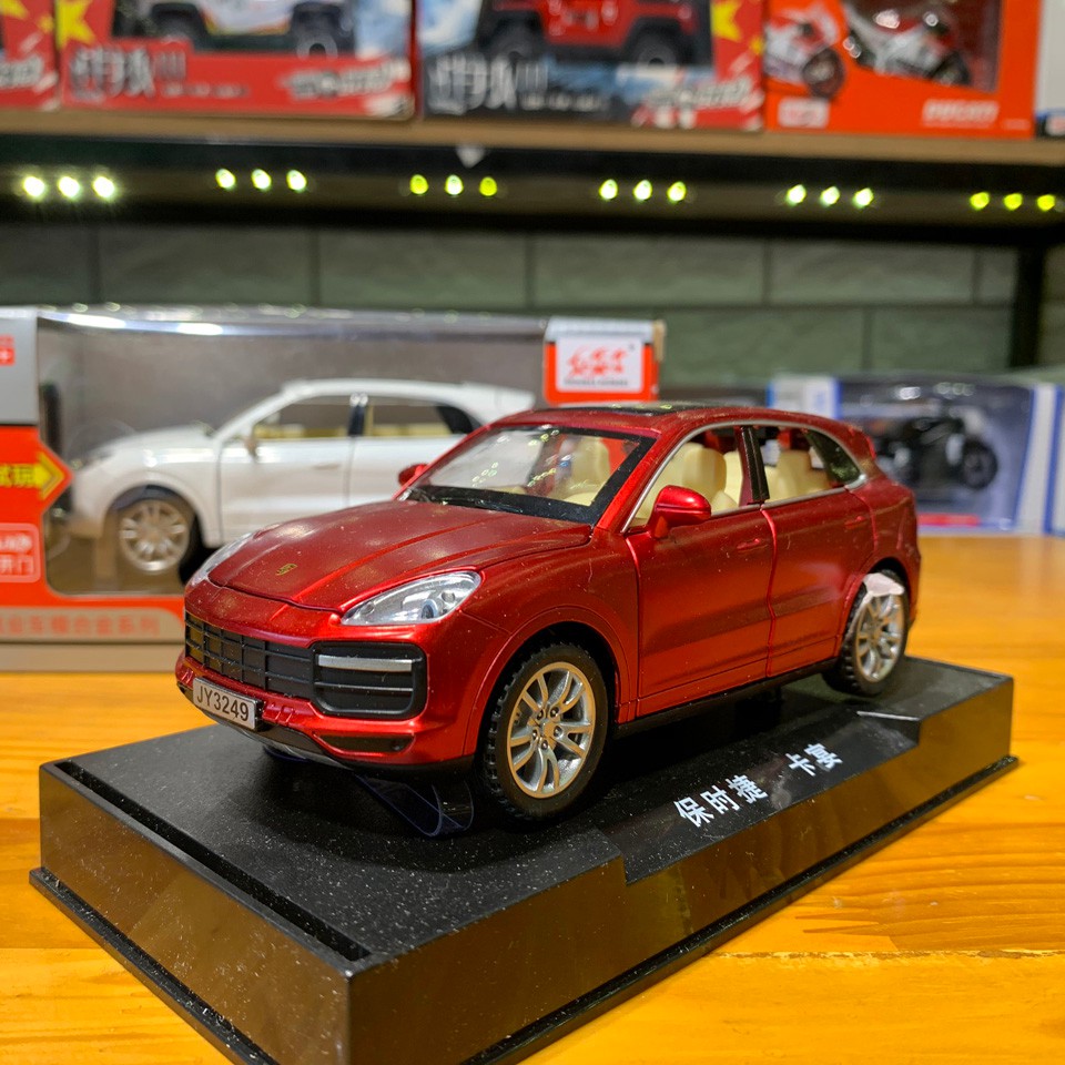 Mô hình xe ô tô Porsche Cayenne tỉ lệ 1:32 hãng Double Horses màu đỏ