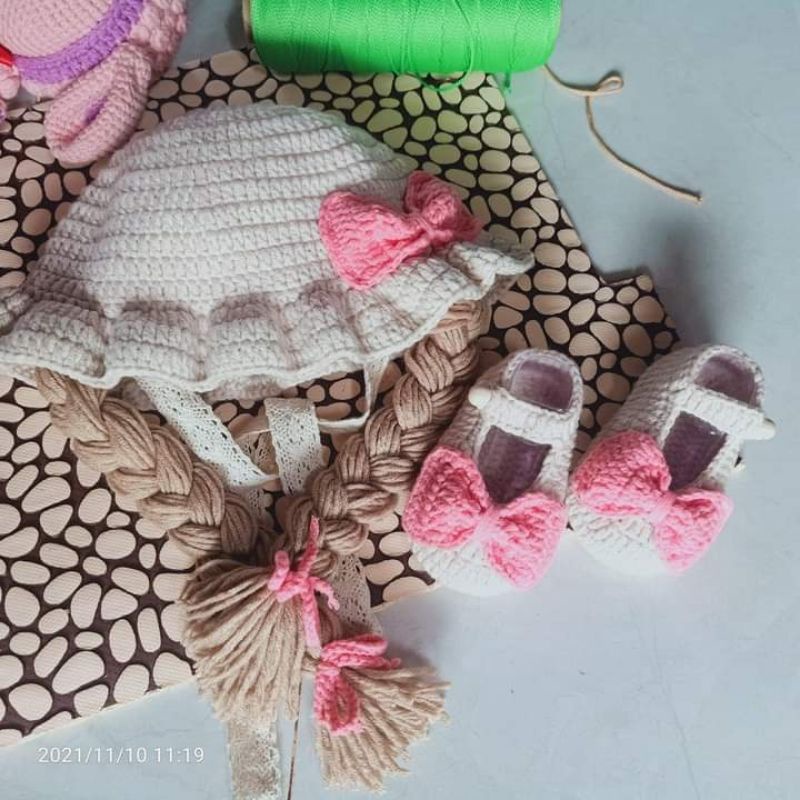 Sét mũ len kèm giày len tặng túi đeo chéo cho bé