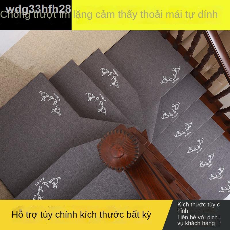◈⊕Tấm lót cầu thang chống trượt bằng gỗ đặc, sàn tự dính không dùng keo gia dụng, dán bậc xoay