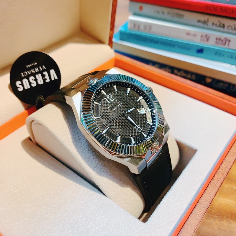 Đồng hồ nam Versus, kích thước 42mm