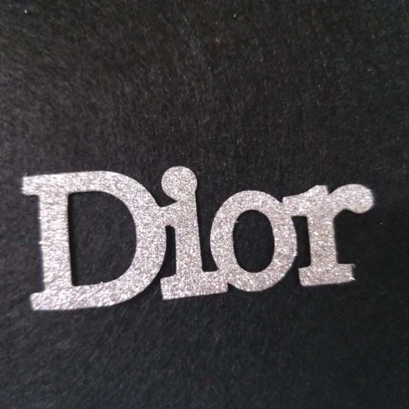 Logo hình ủi trang trí kim tuyến, chữ cao 2_5cm.