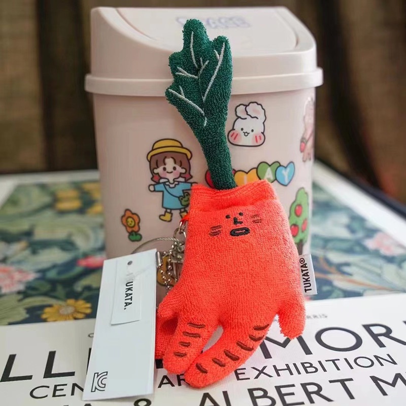 Móc Khóa Hình Củ Cà Rốt Nhồi Bông Dễ Thương