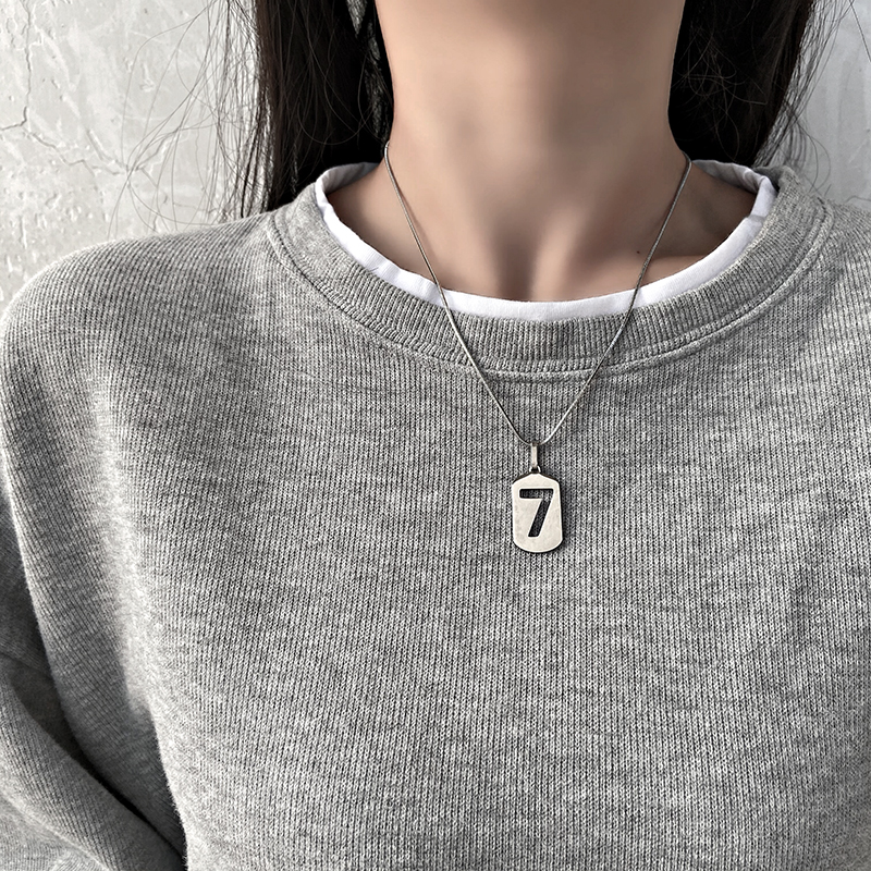 Dây chuyền 22664 bằng thép titan dáng dài mặt số 7 may mắn thời trang cho nam nữ / cặp đôi