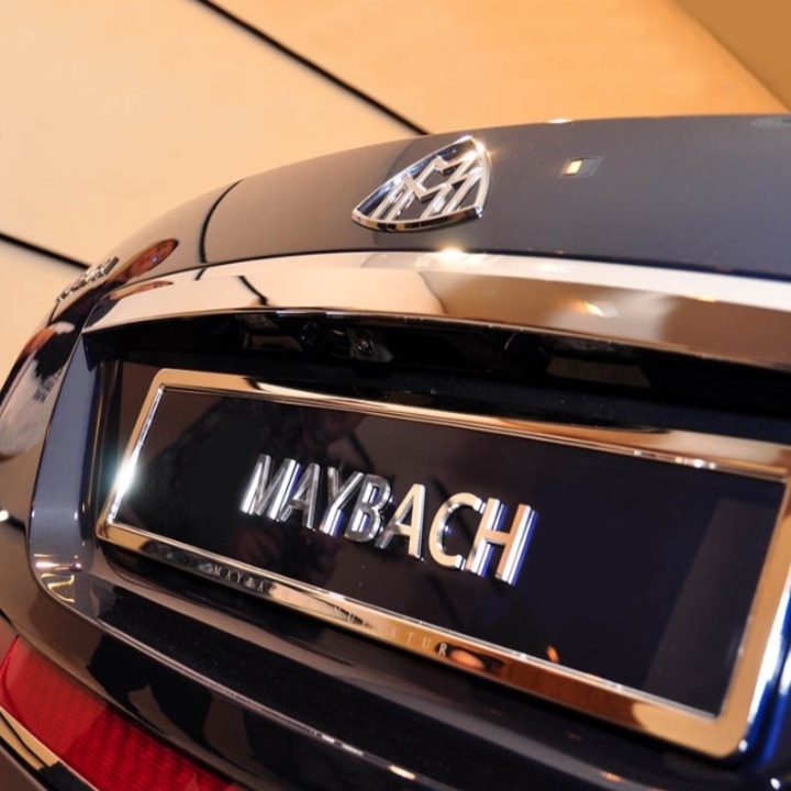 Đề can tem chữ Maybach chất liệu hợp kim inox dán đuôi xe ô tô Maybach