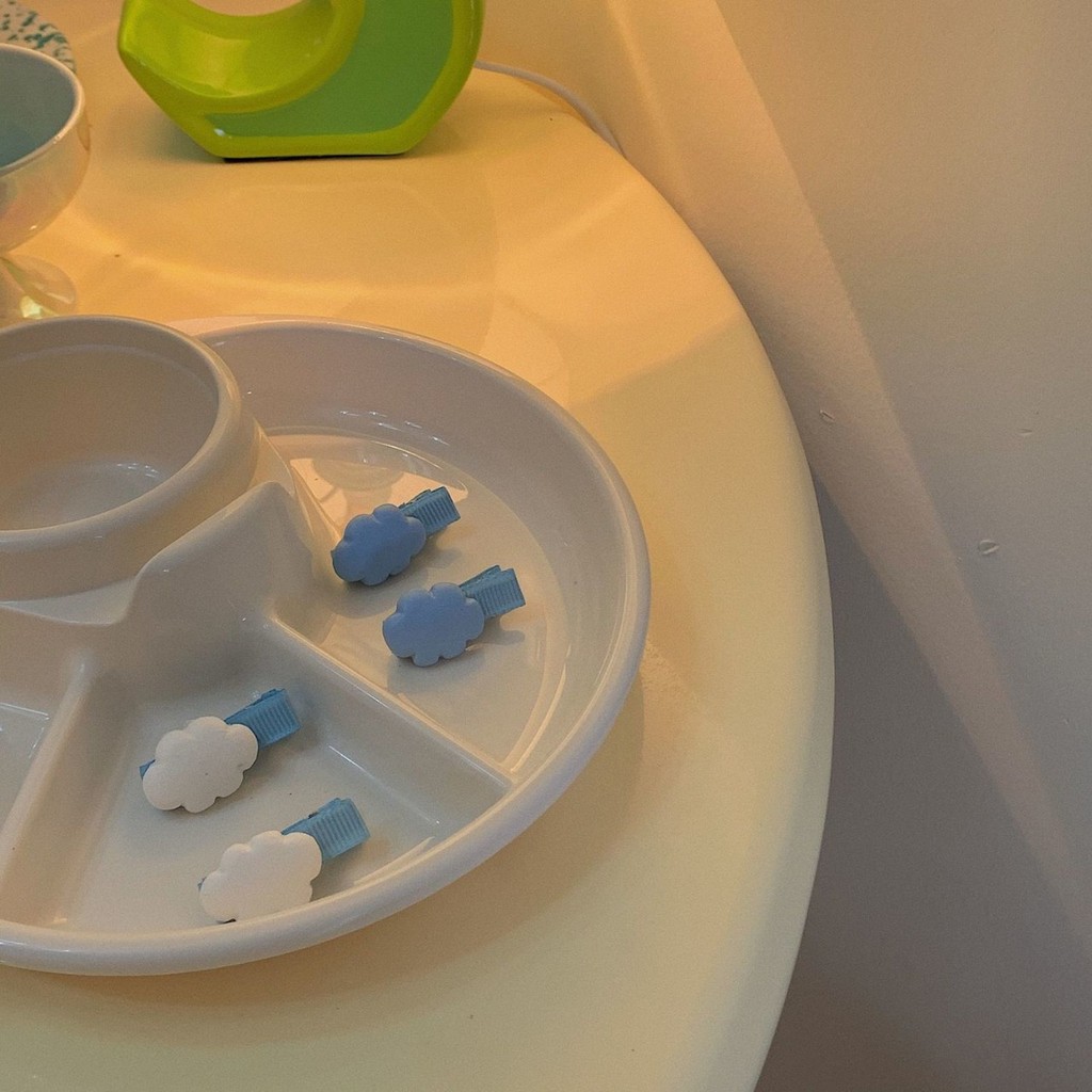 Kẹp Tóc Nhựa Hình Đám Mây Màu Trắng / Xanh Dương Dễ Thương Cho Nữ