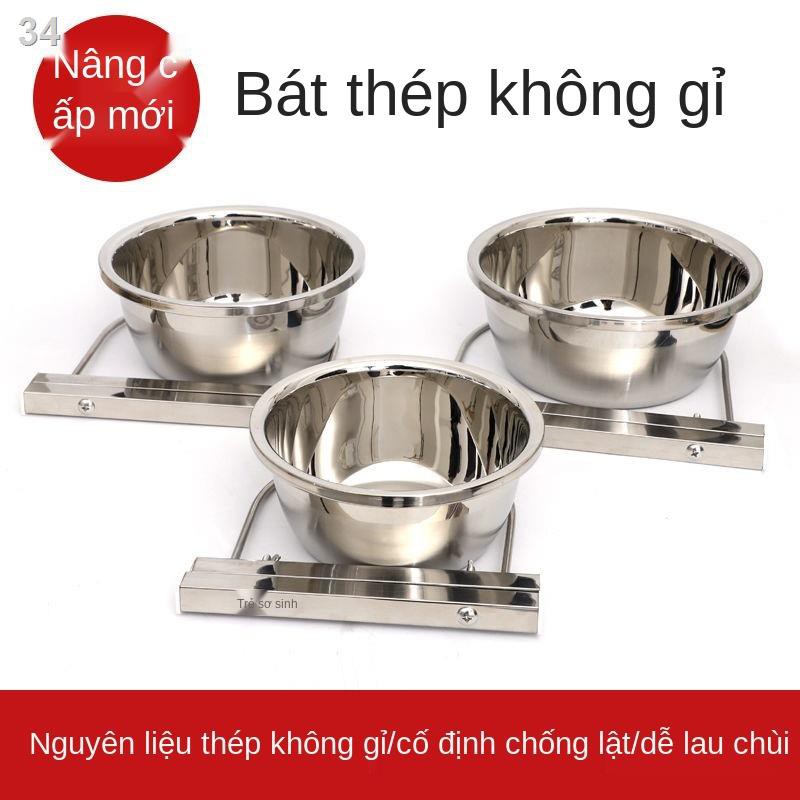 Cho chó ăn thức mèo, máy uống nước và đồ dùng nuôi tự động.FX