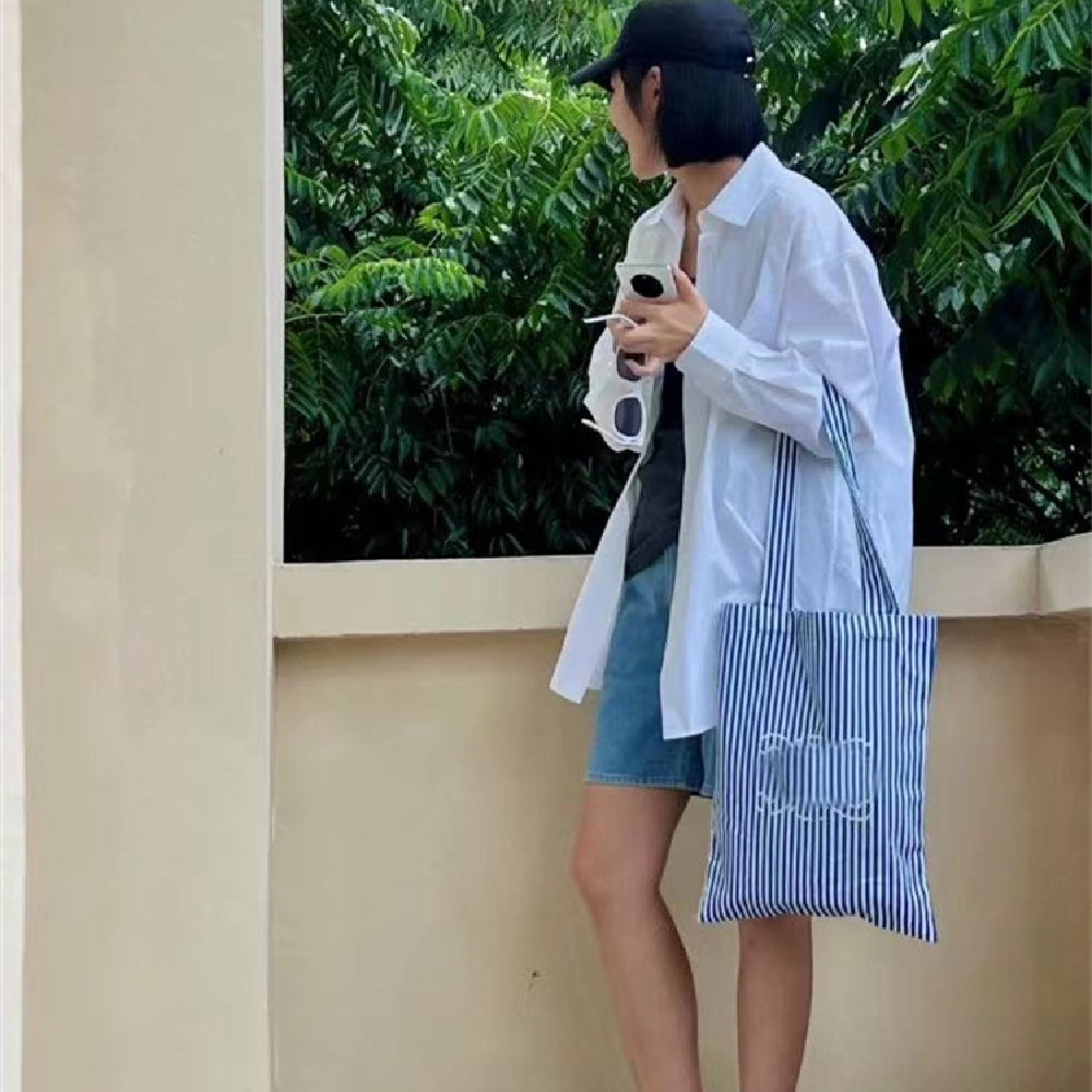 Cửa Hàng Pop-up Túi Đeo Vai Canvas Nhỏ Gọn Họa Tiết Sọc Xanh Lam Và Trắng Đơn Giản Phiên Bản Giới Hạn (S / L)