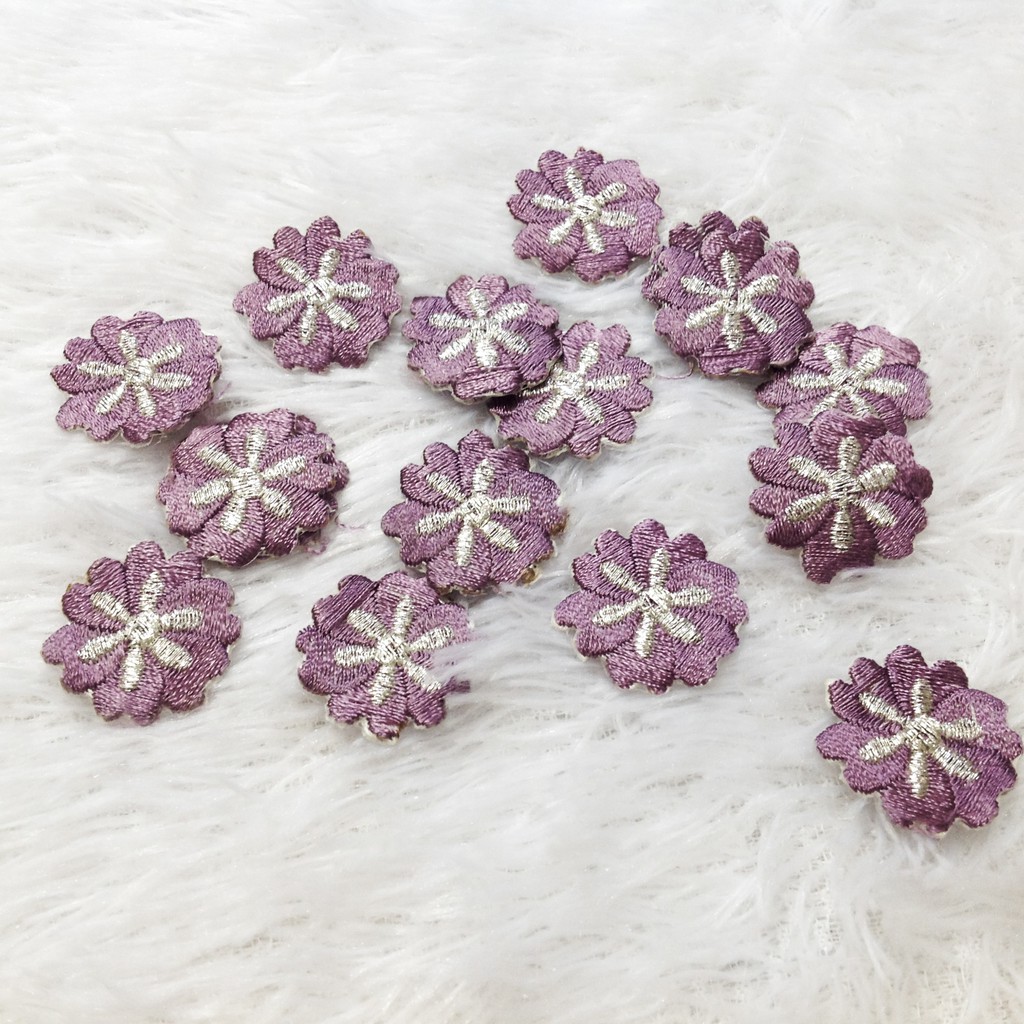 Hoa cúc lá phong bông thêu sẵn kết áo nhiều màu dễ thương