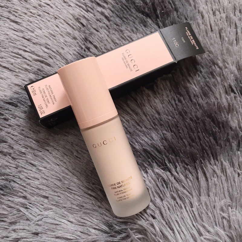 Kem nền dạng lỏng dưỡng ẩm che khuyết điểm Gucci 110c # 120n # 130w