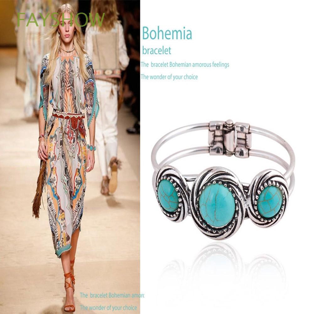 Vòng tay phong cách retro